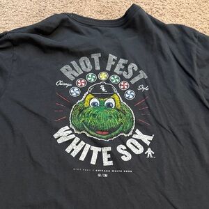 Gildan Black Riot Fest Graphic Tee